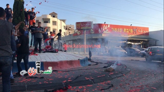 فيديو : الالترس القسماوي يحتفل في دوار الأقصى ومقهى جاري بفوز نادي الوحدة وتأهله الى نهائي الاختبارات 